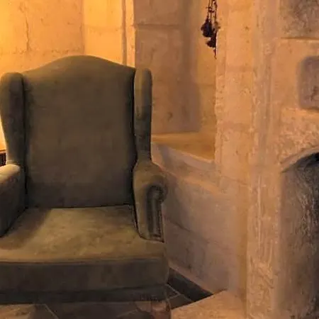 Memory Cave House Hotel