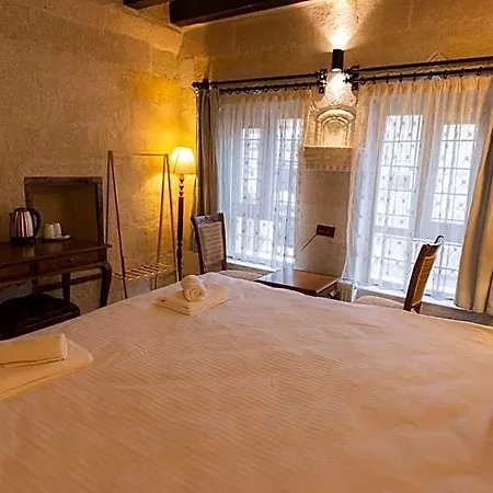 Hotel Memory Cave House
