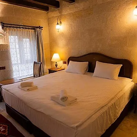 Memory Cave House Hotel *