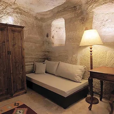 Memory Cave House Hotel *