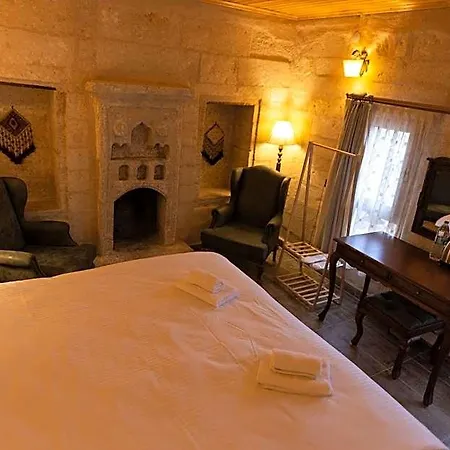 Memory Cave House Hotel *